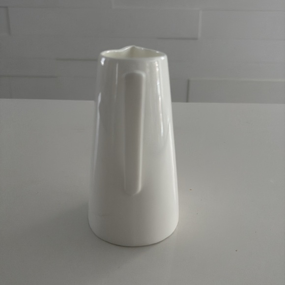alex liddy creamer fine bone china, white, dishwasher + microwave safe - Picture 2 of 7